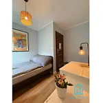 Homestay Stitch 10 Min To Old Town Gdansk,pkp & Shopping Mall